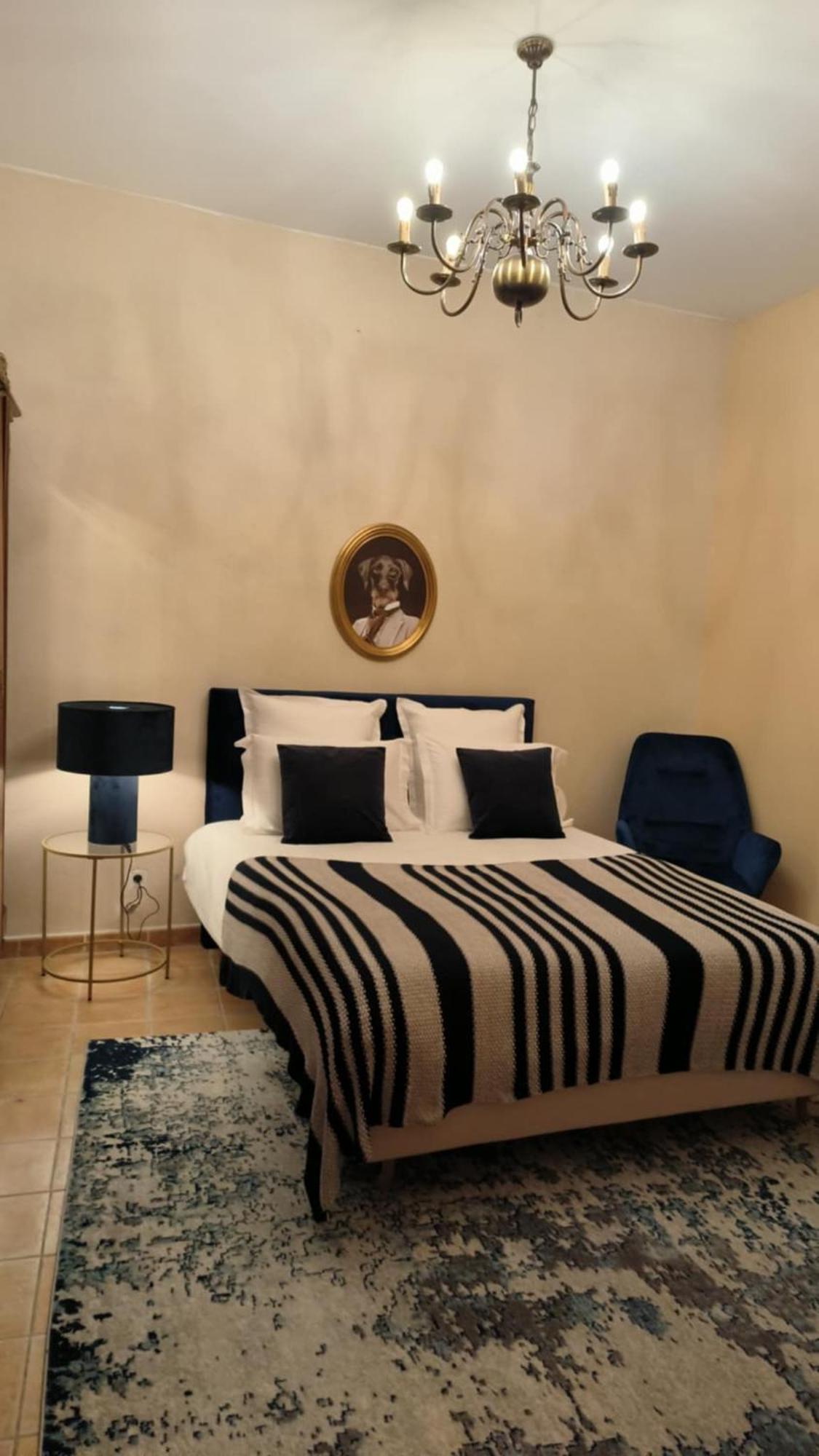 La Des Figuiers Bed & Breakfast 3*