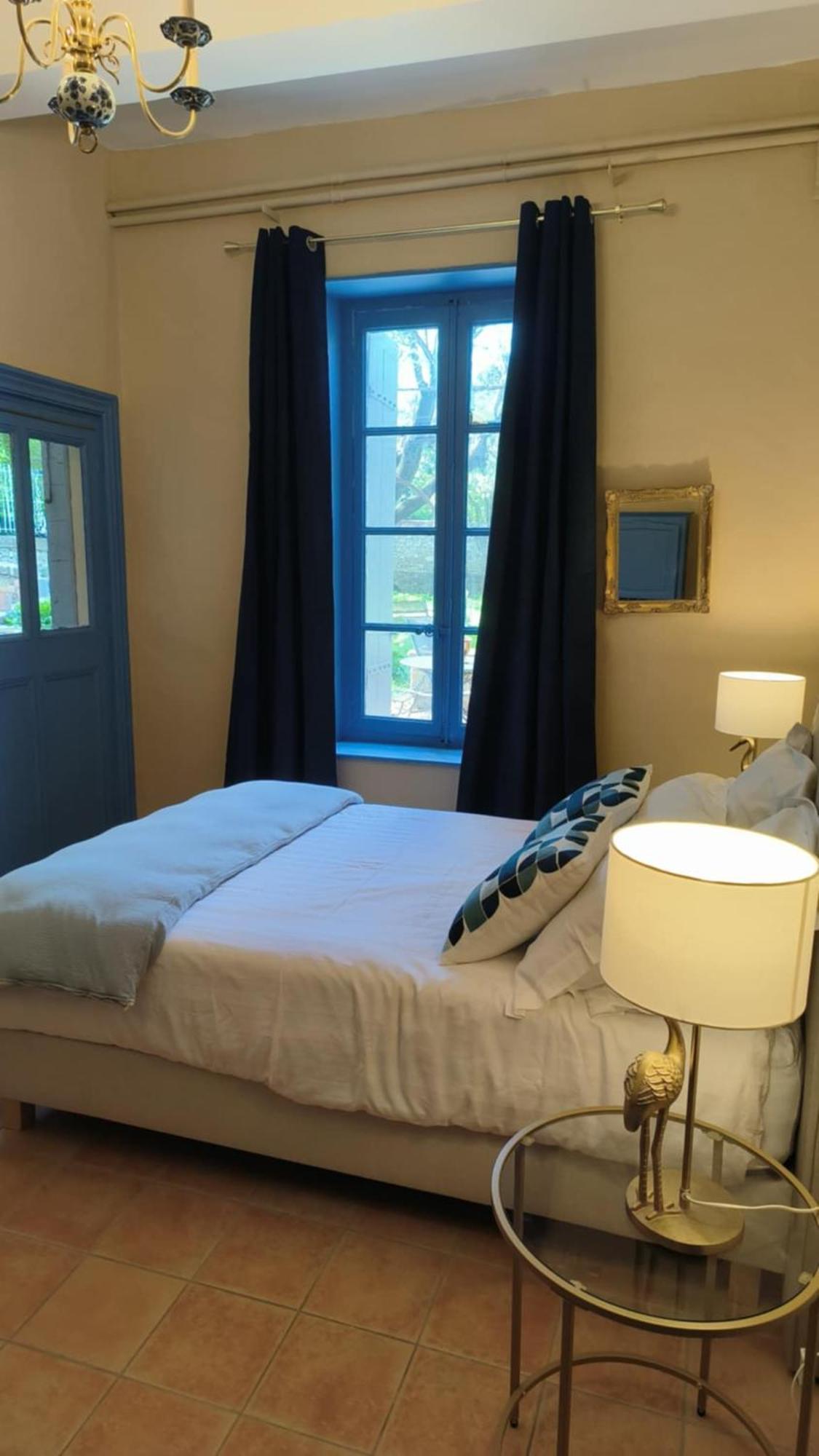 La Des Figuiers Bed & Breakfast